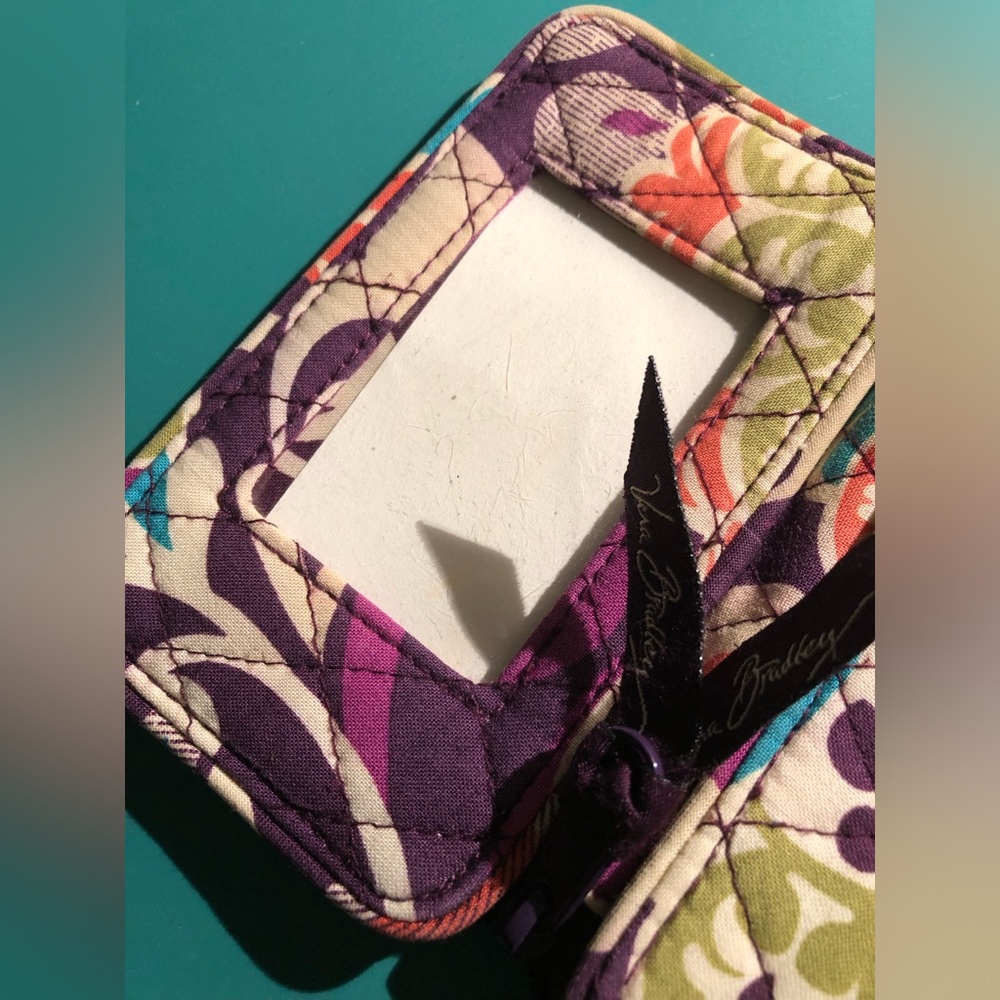 Vera Bradley Wristlet - GUC - Picture 5 of 8